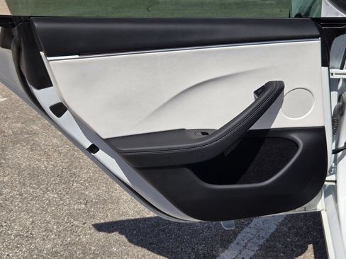 Used 2025 Tesla Model 3 Long Range RWD image 15