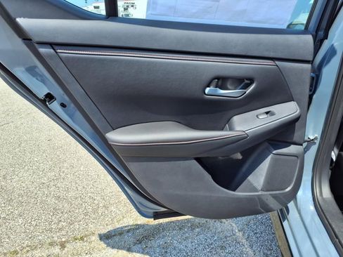 New 2025 Nissan Sentra SR w/ Midnight Edition FWD image 19