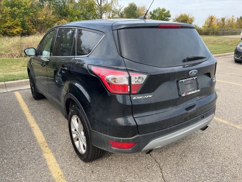 Used 2017 Ford Escape SE image 10