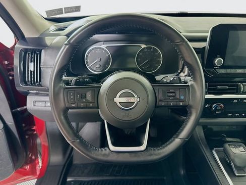 Used 2022 Nissan Pathfinder SV w/ SV Premium Package AWD/4WD image 16