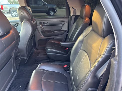 Used 2014 GMC Acadia SLT image 16