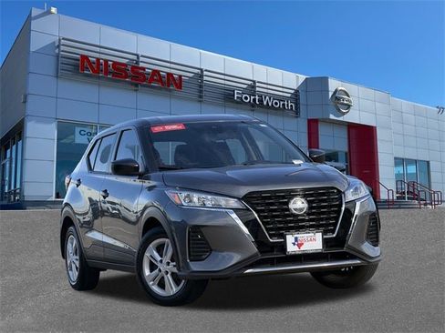 Used 2024 Nissan Kicks S image 1