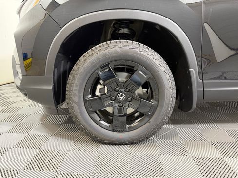 New 2026 Honda Ridgeline Black Edition image 9