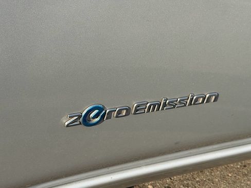 Used 2013 Nissan Leaf SV w/ LED & Quick Charge Pkg FWD image 9