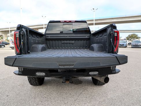 Used 2024 GMC Sierra 2500 AT4 w/ AT4 Premium Plus Package AWD/4WD image 14