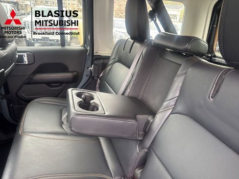 Used 2024 Jeep Wrangler Unlimited Sahara w/ Safety Group AWD/4WD image 28