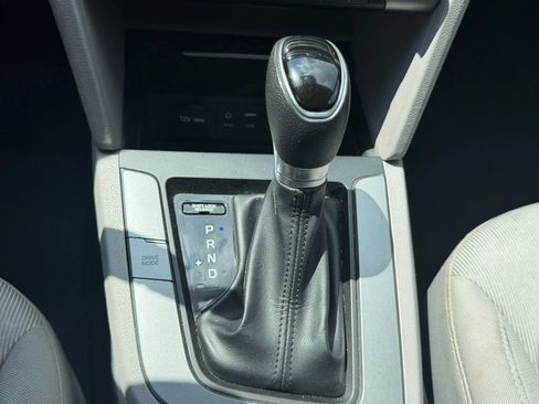 Used 2018 Hyundai Elantra SE FWD image 26