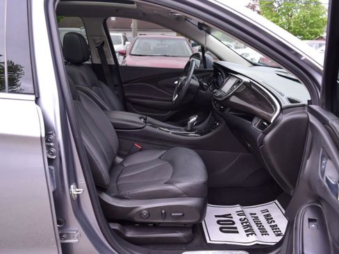 Used 2019 Buick Envision Essence FWD image 37