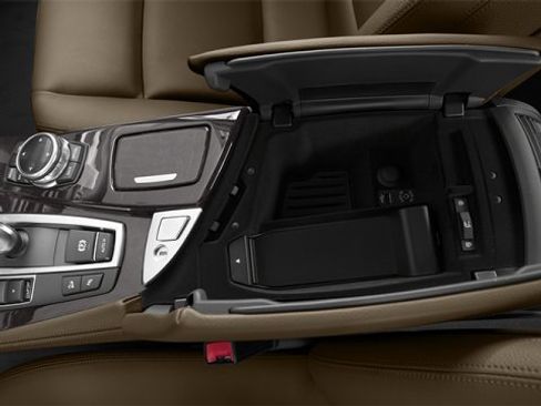 Used 2014 BMW 550i xDrive Sedan image 17