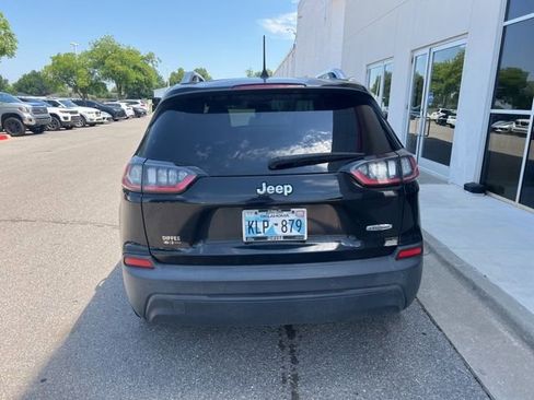 Used 2019 Jeep Cherokee Latitude Plus FWD image 3