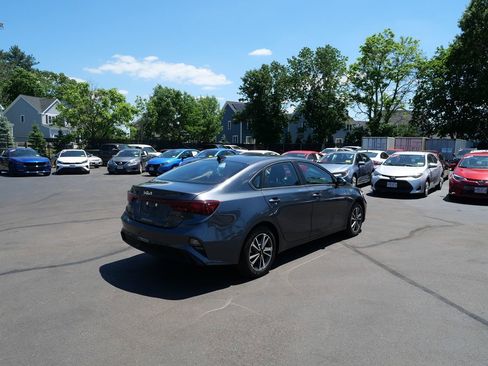 Used 2023 Kia Forte LXS FWD image 6