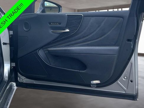 Used 2022 Lexus LS 500 w/ Accessory Package (Z2) RWD image 27