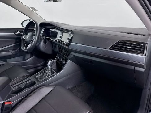 Used 2024 Volkswagen Jetta SE image 27