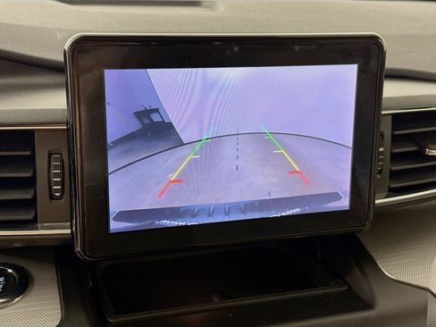 Used 2020 Ford Explorer XLT w/ Equipment Group 202A AWD/4WD image 6