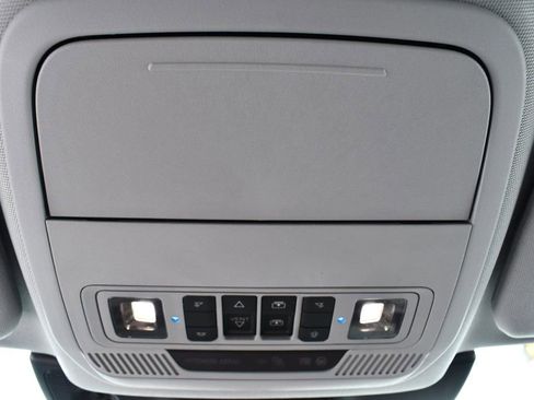 Used 2022 Ford Explorer XLT w/ Equipment Group 202A AWD/4WD image 34
