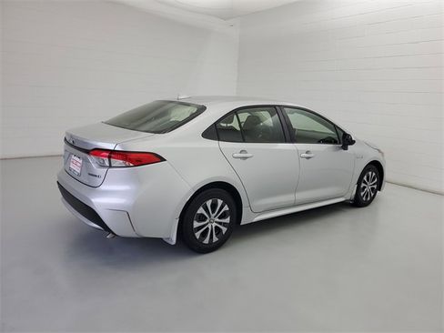 Used 2021 Toyota Corolla LE image 5