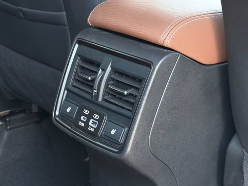 Used 2025 Subaru Forester Touring AWD/4WD image 18
