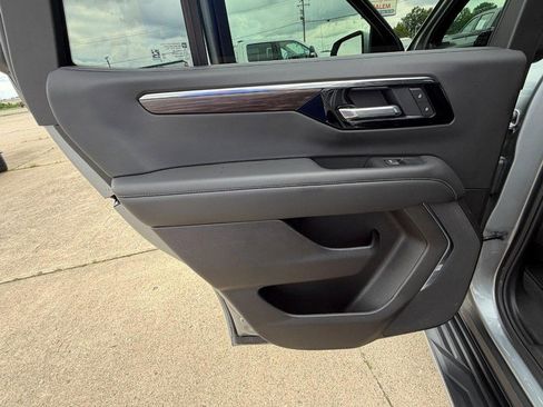 Used 2025 Chevrolet Tahoe LT AWD/4WD image 24