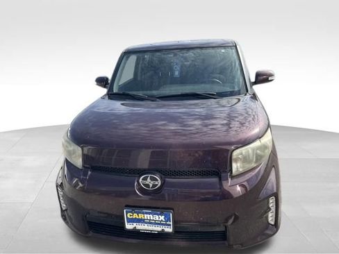 Used 2014 Scion xB image 2