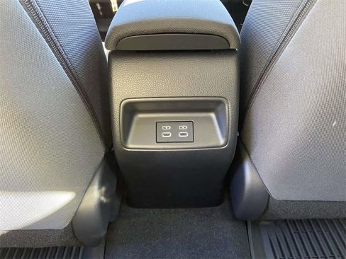 Used 2025 Toyota Corolla LE image 17