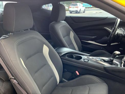 Used 2016 Chevrolet Camaro LT w/ Technology Package image 8