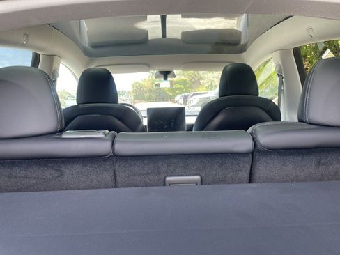 Used 2023 Tesla Model Y AWD image 22