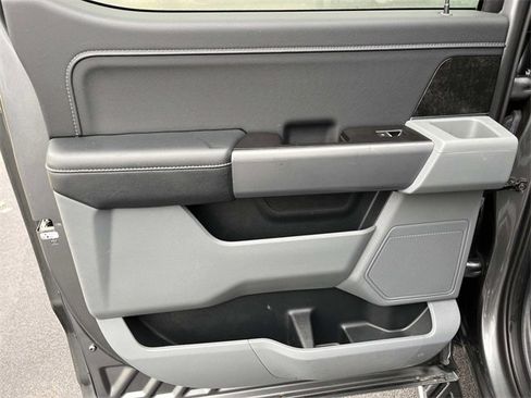 Used 2022 Ford F150 XLT w/ Equipment Group 302A High image 16