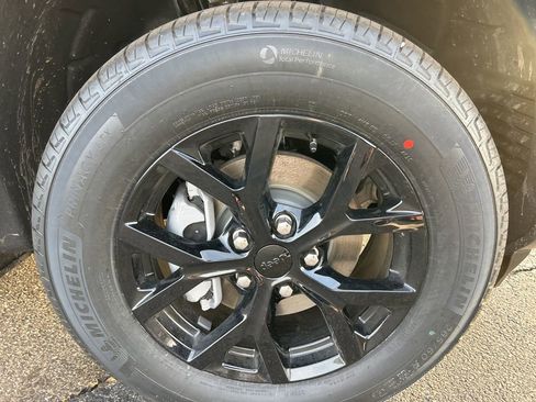 New 2026 Jeep Grand Cherokee Laredo image 34