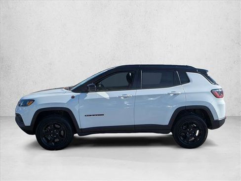 Used 2023 Jeep Compass Trailhawk image 4