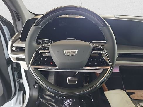 New 2026 Cadillac Vistiq Luxury w/ LPO, Floor Liner Package image 20