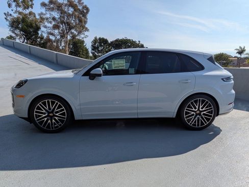 New 2026 Porsche Cayenne image 2