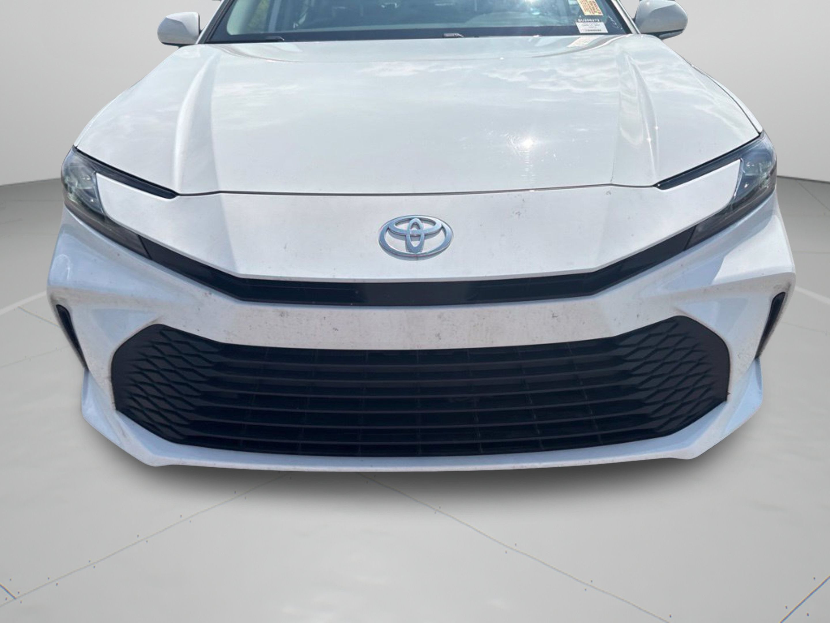 Used 2025 Toyota Camry LE FWD image 4