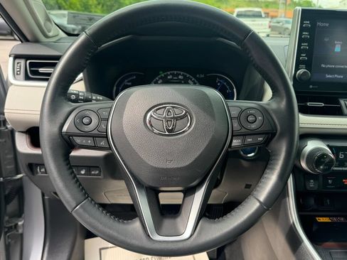 Used 2022 Toyota RAV4 Limited AWD/4WD image 22