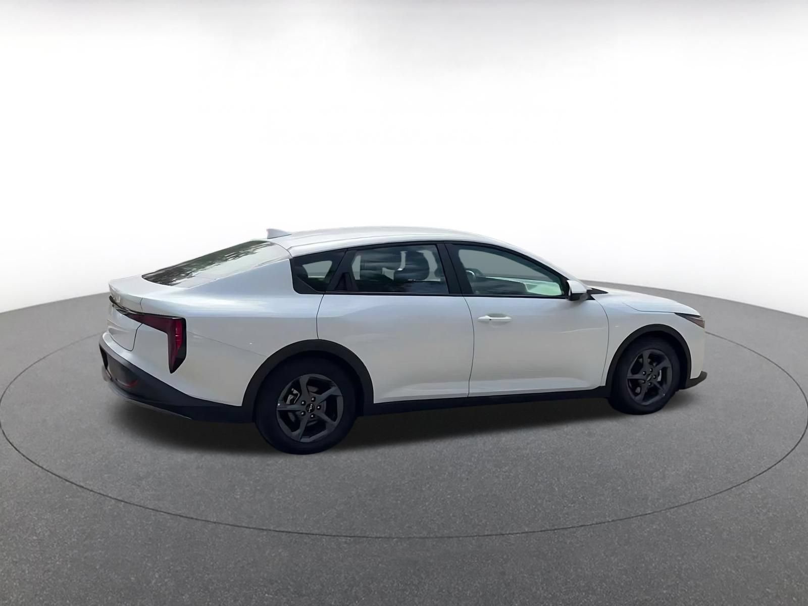 Used 2025 Kia K4 FWD image 14