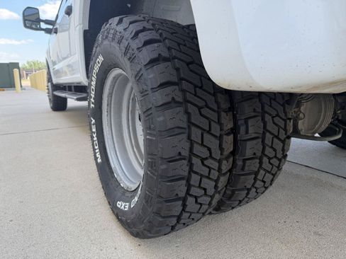Used 2022 Ford F350 XLT AWD/4WD image 11