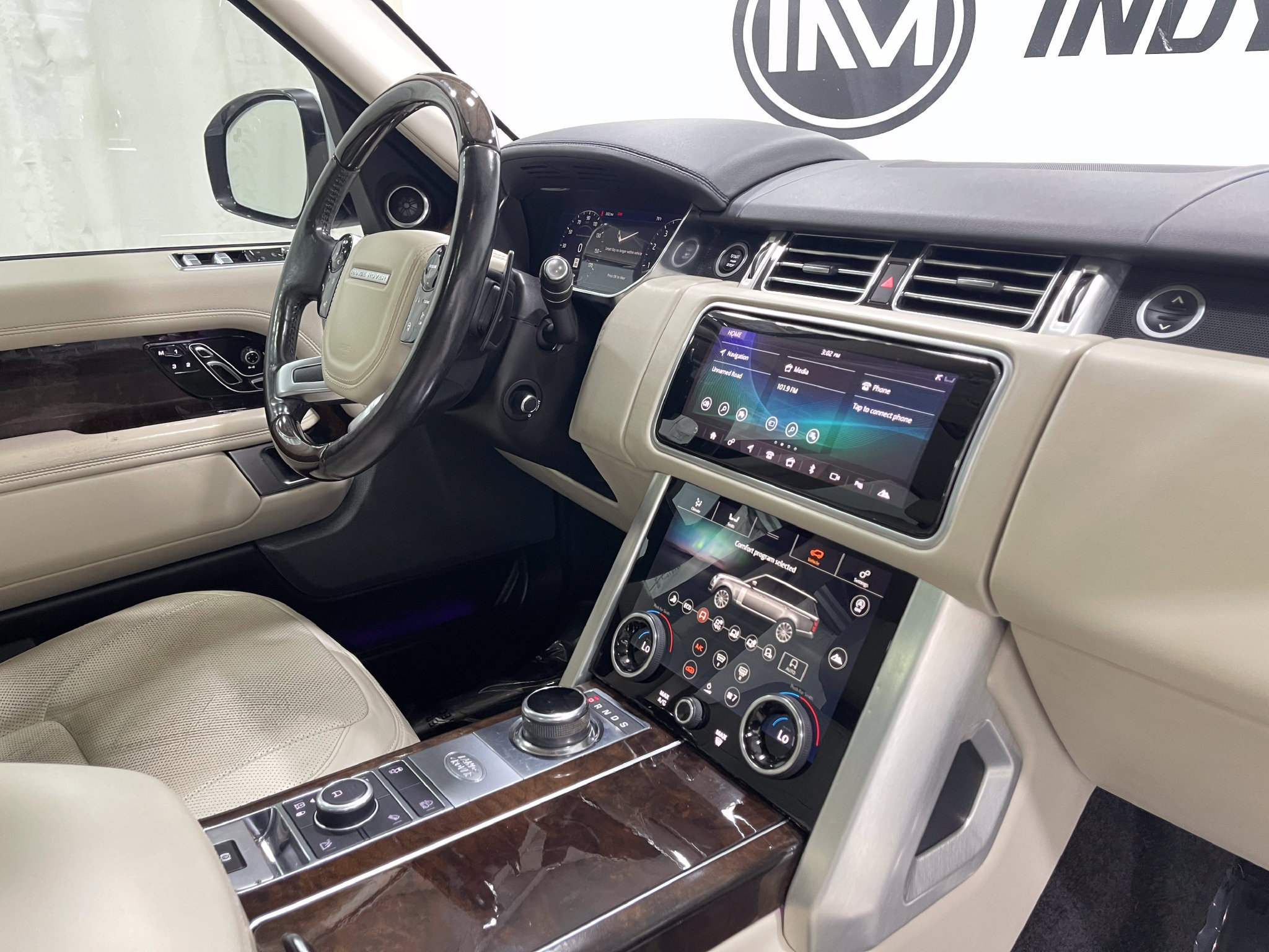 Used 2018 Land Rover Range Rover Supercharged AWD/4WD image 20