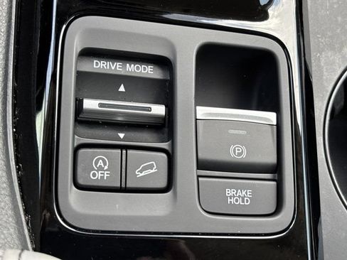 Used 2025 Honda Pilot EX-L image 37