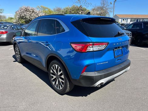 Used 2020 Ford Escape Titanium FWD image 3