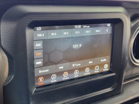 Used 2019 Jeep Wrangler Unlimited Sahara w/ Cold Weather Group AWD/4WD image 20