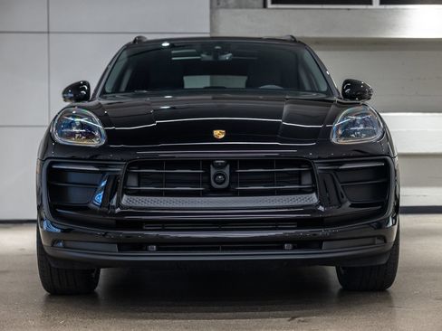 Certified 2026 Porsche Macan AWD/4WD image 10