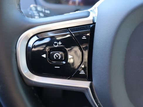 Used 2023 Volvo XC90 B6 Ultimate w/ Protection Package Premier image 20