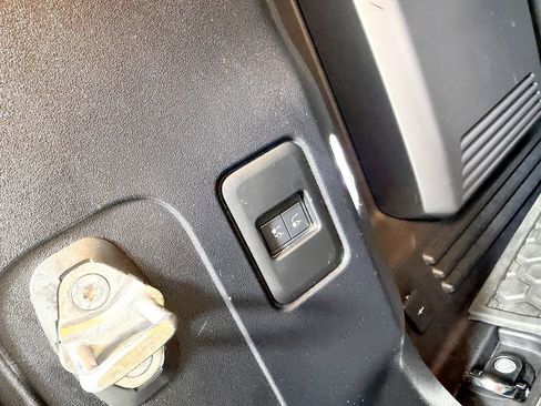 Used 2020 Land Rover Defender 110 S AWD/4WD image 18