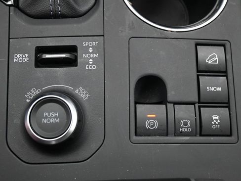 Certified 2025 Toyota Highlander XSE image 26