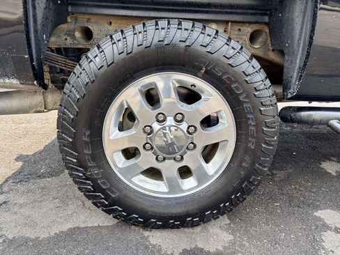 Used 2014 Chevrolet Silverado 2500 LTZ w/ LTZ Plus Package AWD/4WD image 38