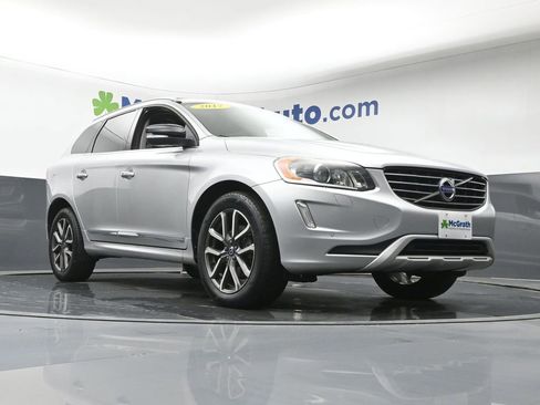 Used 2017 Volvo XC60 T6 Dynamic w/ Preferred Option Package image 27
