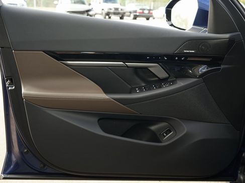 Used 2025 BMW 530i 530i image 25