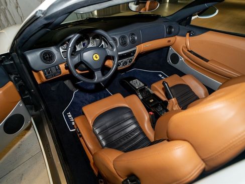Used 2004 Ferrari 360 Spider image 9