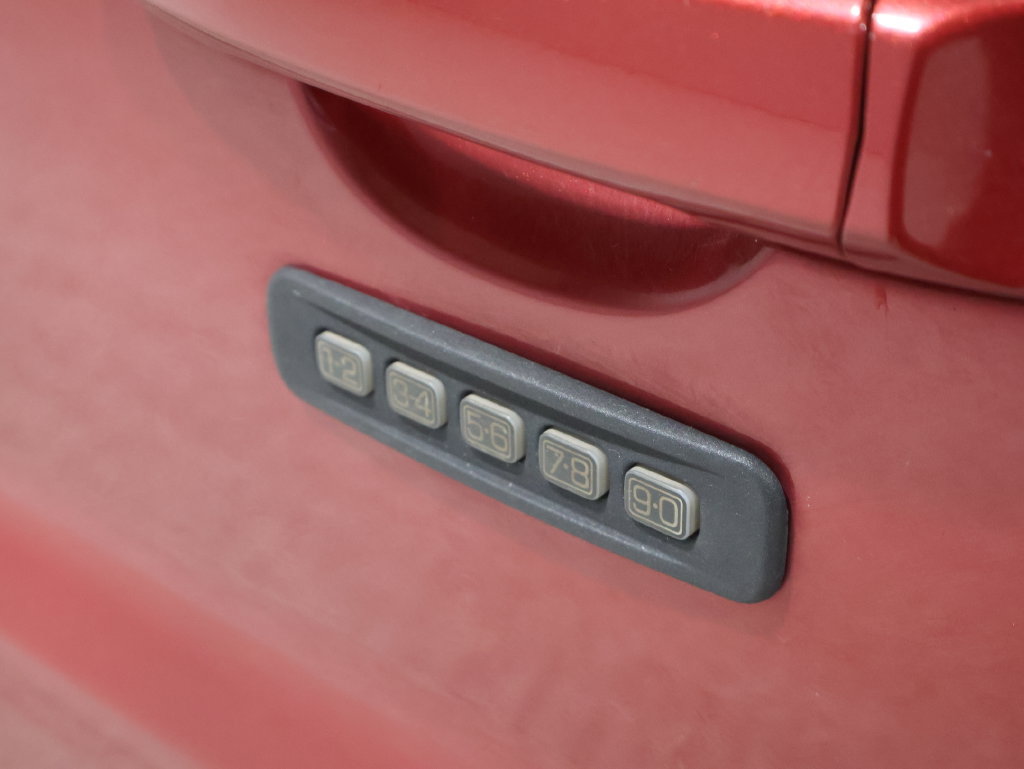 Used 2006 Mercury Mariner Luxury AWD/4WD image 16
