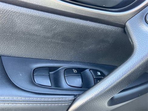 Used 2020 Nissan Rogue Sport S image 25