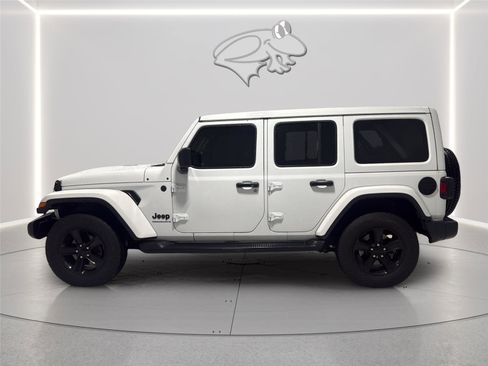 Used 2023 Jeep Wrangler Unlimited Sahara AWD/4WD image 2